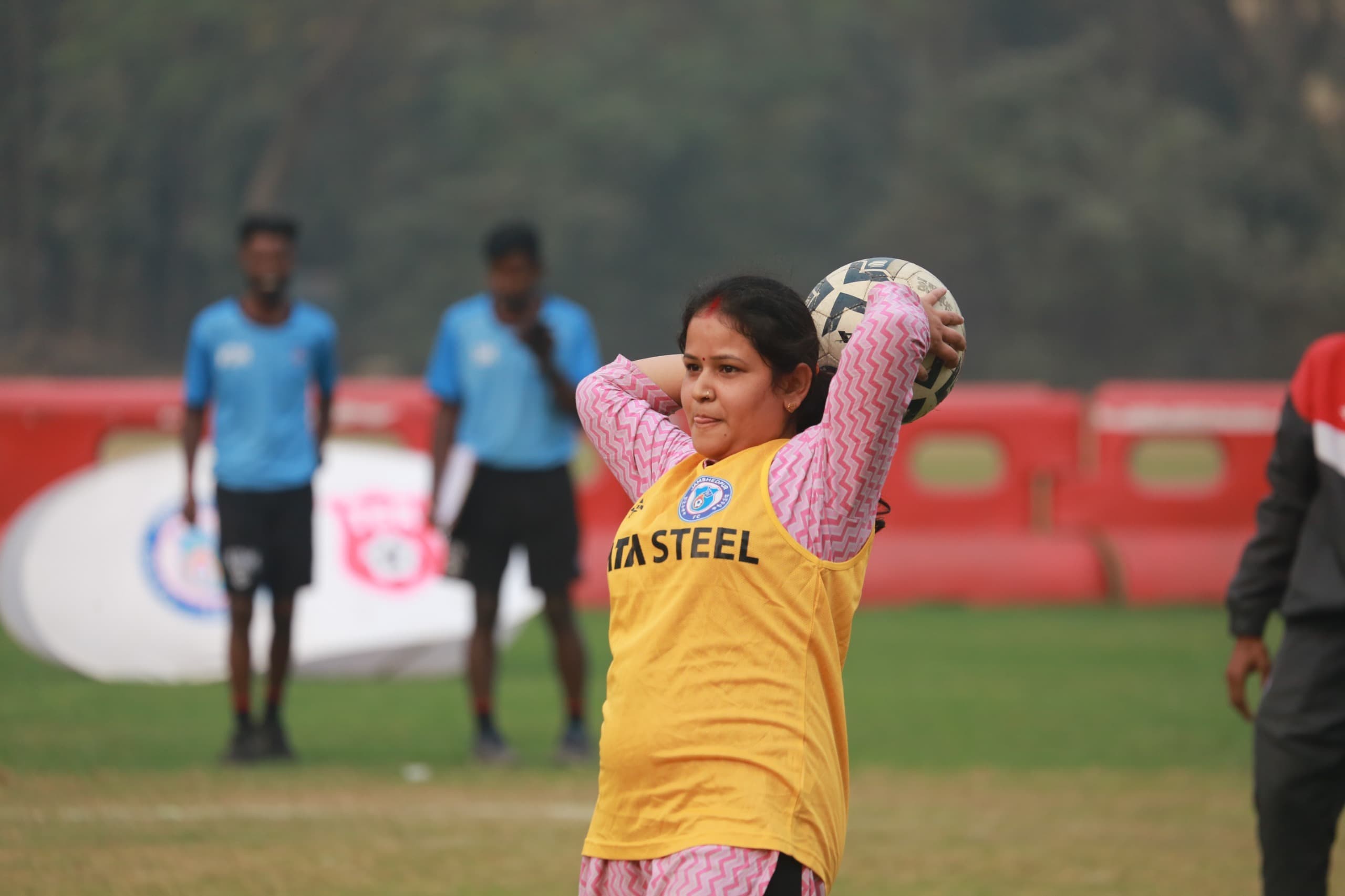 JFC MOTHER FATHER'S LEAGUE :  मम्मी और पापा ने फुटबॉल मैदान में जमकर बहाए पसीना