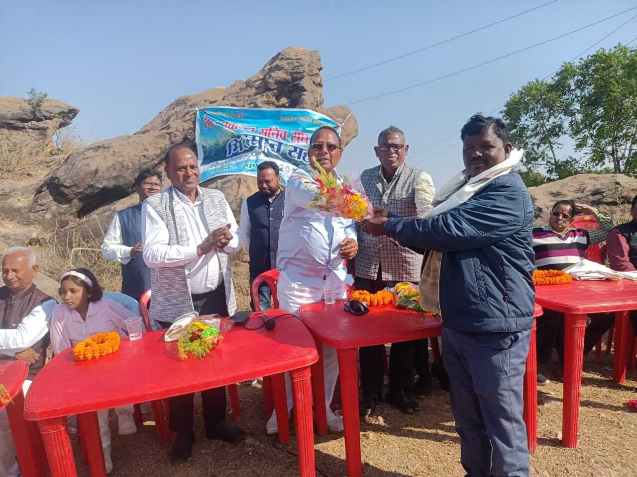 Giridih News :पंचायत सचिव संघ का मिलन समारोह में संगठन मजबूती पर जोर