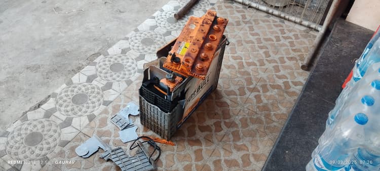 Giridih News :दुकान के अंदर चार्ज में लगी बैट्री हुई ब्लास्ट