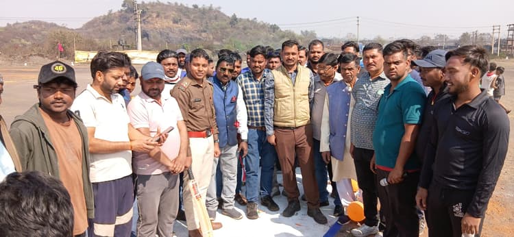 Bokaro News : ढोरी में बेरमो प्रीमियर लीग सीजन-टू क्रिकेट टूर्नामेंट शुरू