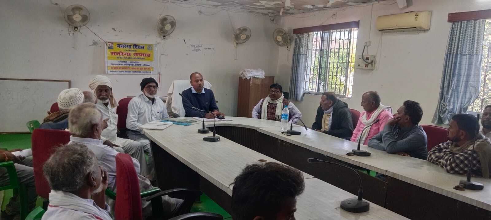 गैरमजरूआ जमीन पर अतिक्रमण करने वालों पर होगी कार्रवाई : सीओ