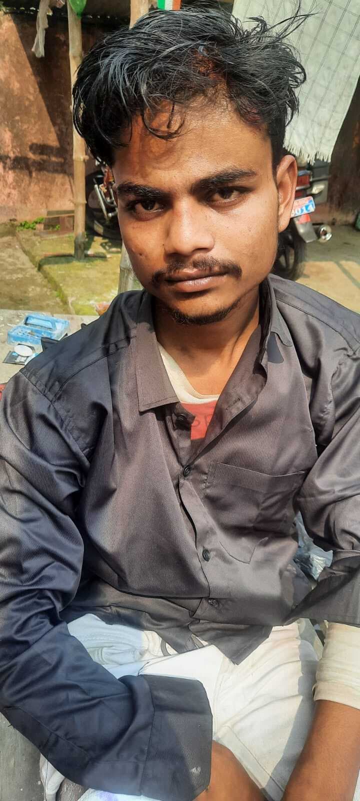 230 बोतल शराब के साथ तस्कर गिरफ्तार