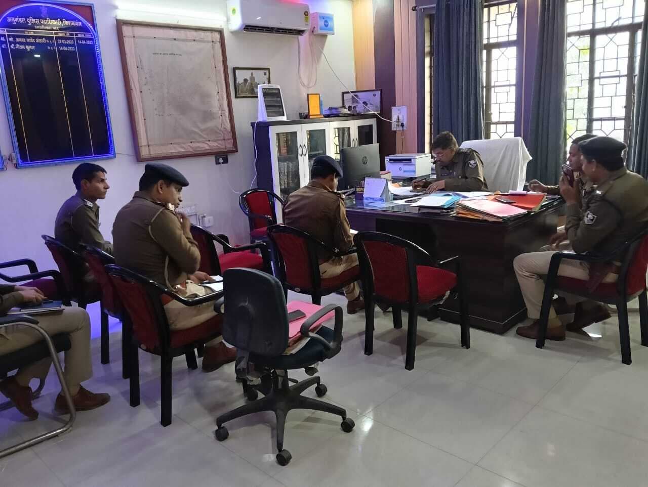 क्राइम मीटिंग में एसडीपीओ ने कांडों के समय से निष्पादन पर दिया जोर