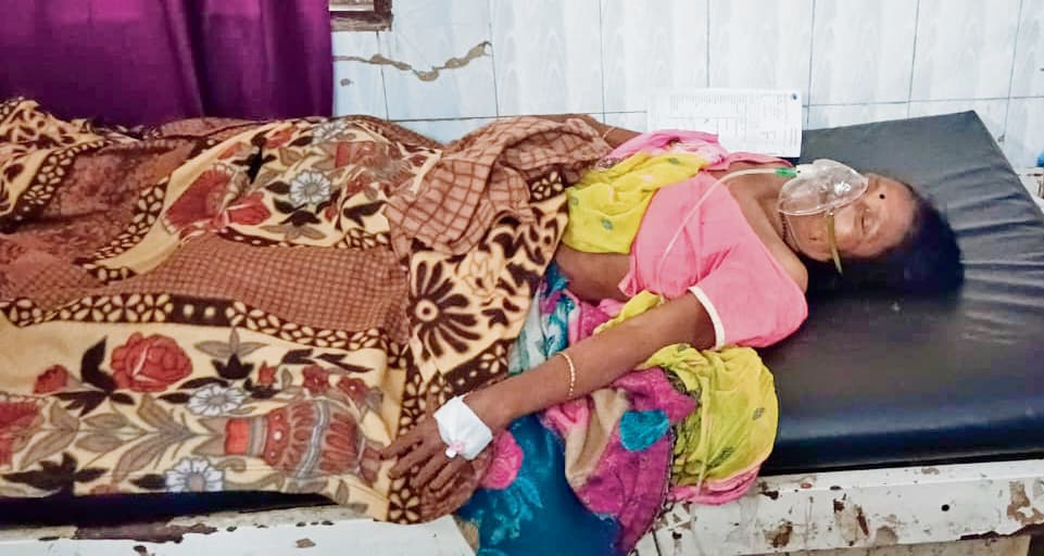 gopalganj news. महाकुंभ से लौटने के दौरान पिकअप व ट्रक की टक्कर में घायल महिला की मौत