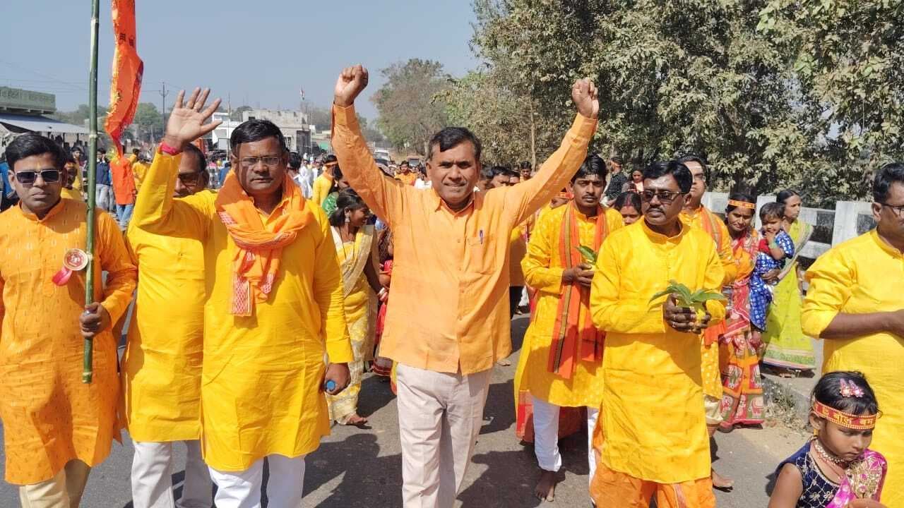 शहरडाल में निकाली गयी भव्य कलश शोभा यात्रा