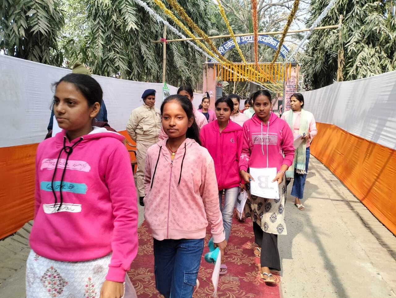 इंटर परीक्षा: सातवें दिन 215 परीक्षार्थियों ने छोड़ी परीक्षा