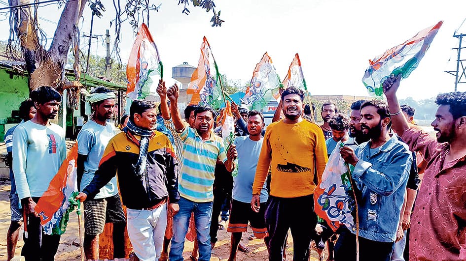 लोडिंग को लेकर बेलबाद कोलियरी में फिर तनाव, स्थानीय लोगों का प्रदर्शन