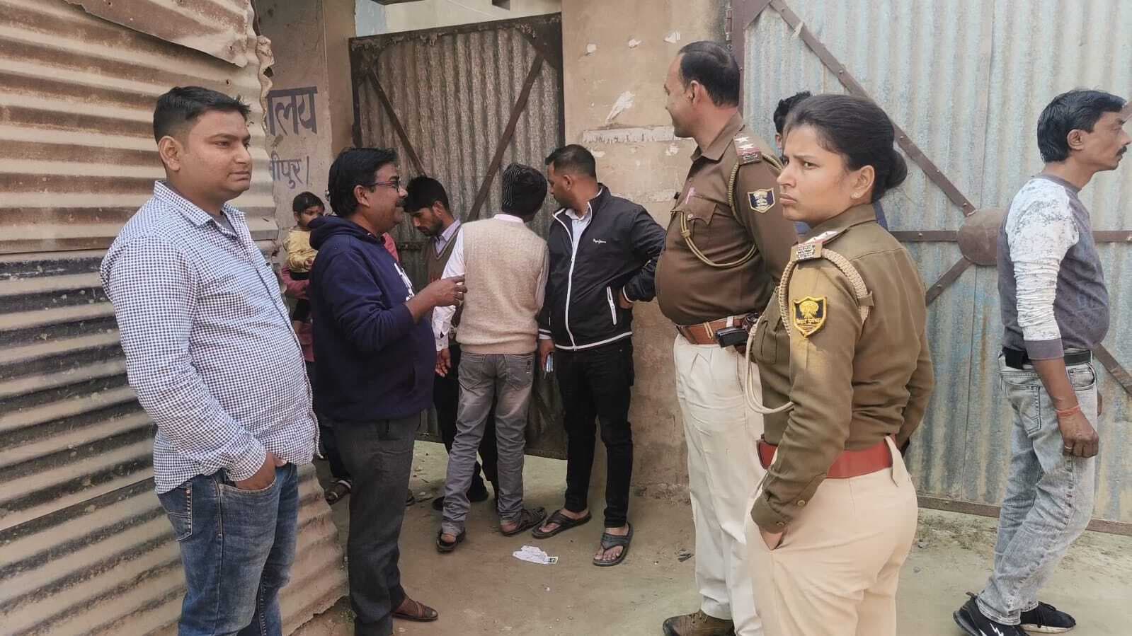 जेनेरल स्टोर की होलसेल दुकान से ढाई लाख की चोरी