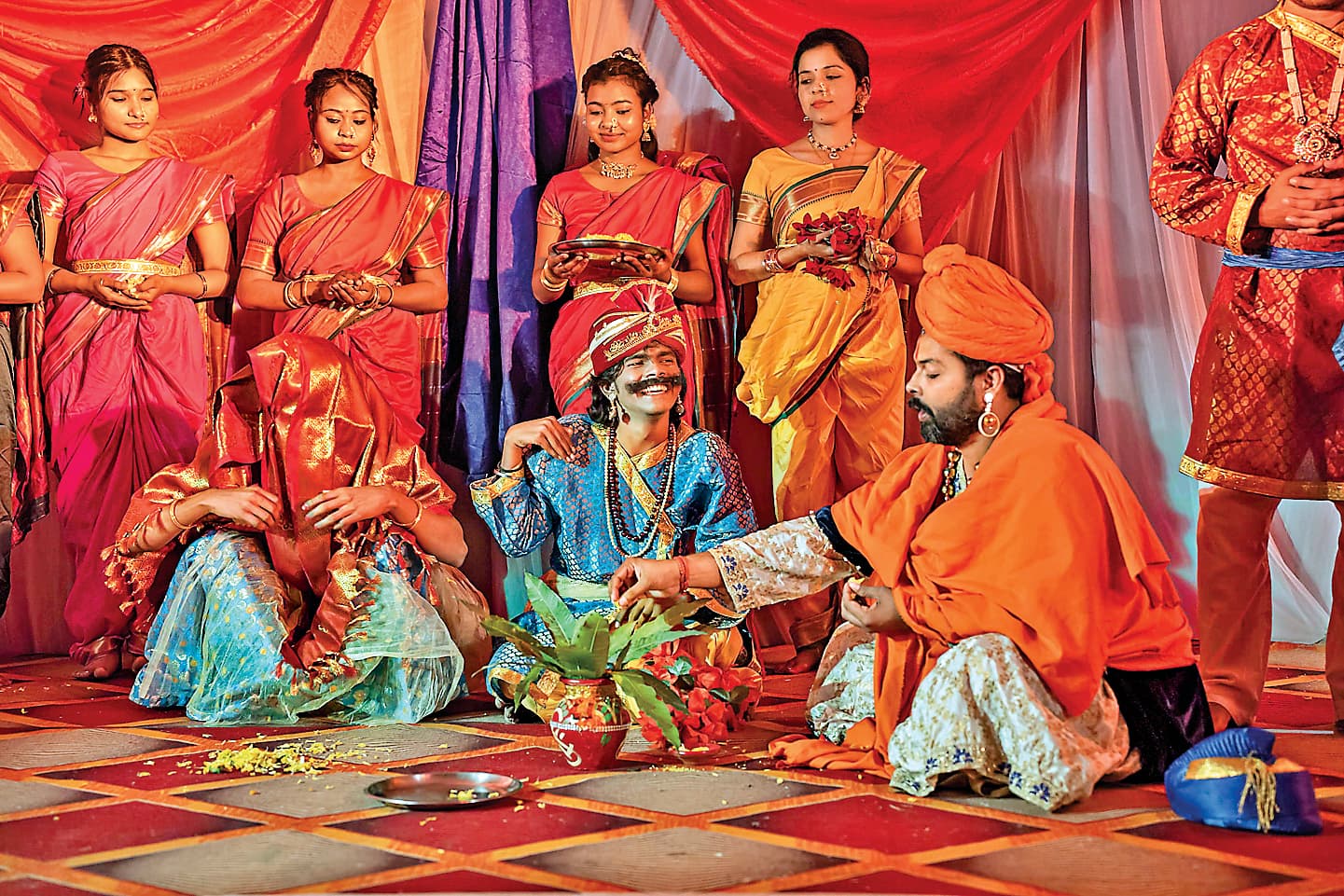 ranchi news : रांची में सैंया भये कोतवाल नाटक का मंचन, कलाकारों ने भ्रष्टाचार की पोल खोली