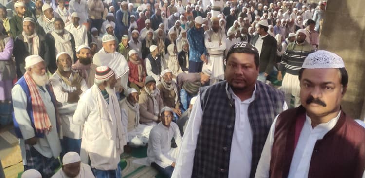 मक्का मदीना के इमाम ने  लतामबाड़ी गांव में मस्जिद का किया शिलान्यास