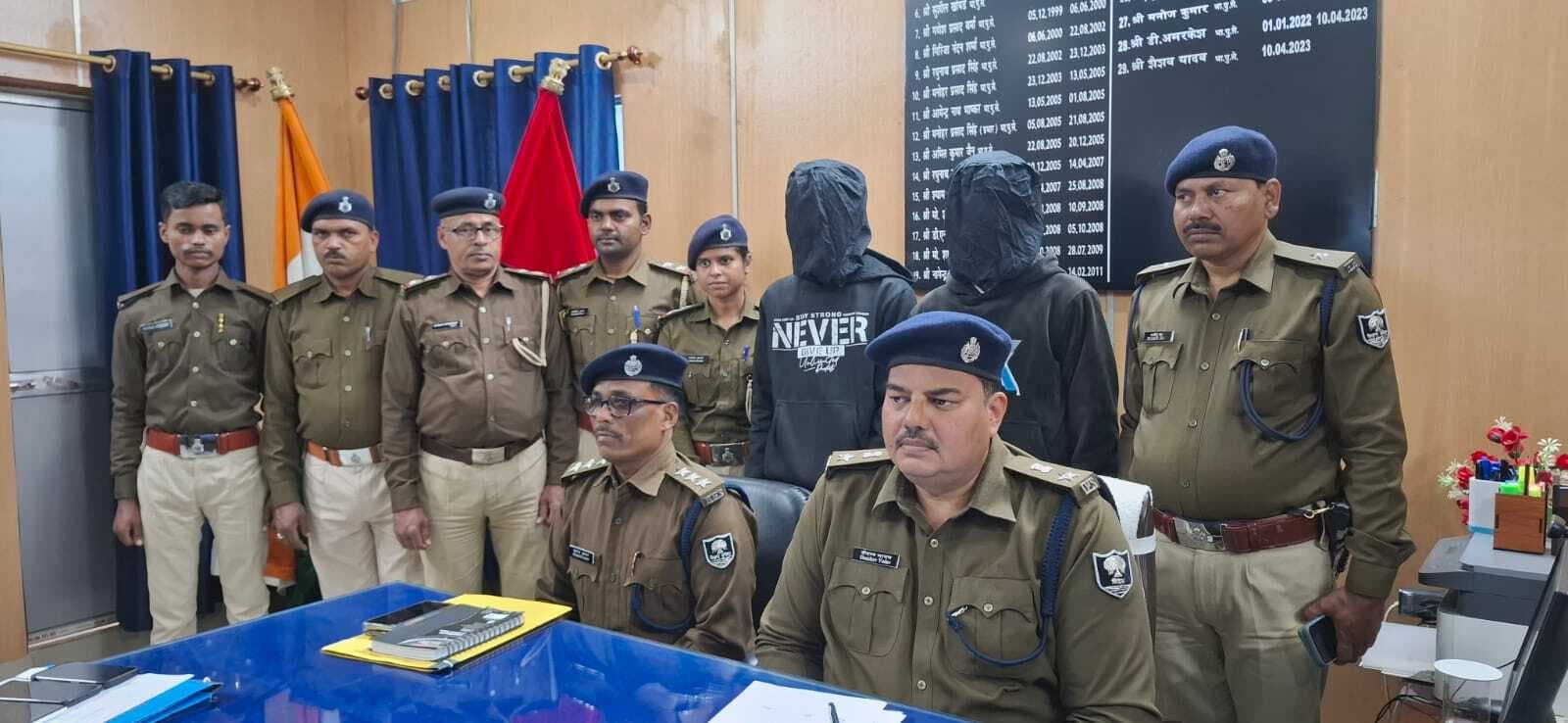 फाइनेंस कर्मी हत्याकांड का हुआ खुलासा, टॉप टेन अपराधी में शामिल 50 हजार का ईनामी सहित दो गिरफ्तार