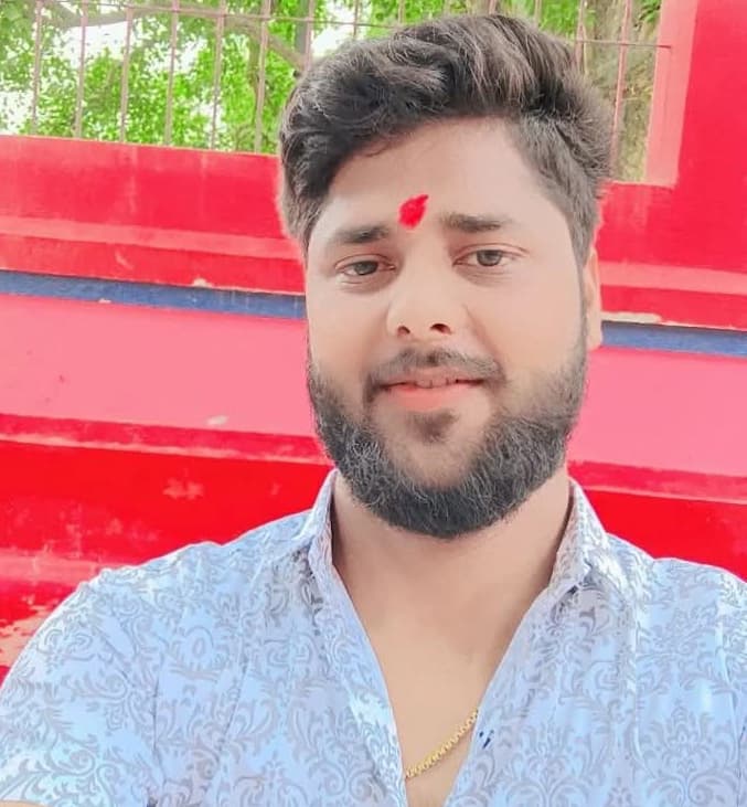 प्रेमिका को वीडियो कॉल कर युवक ने किया सुसाइड, कमरे में फंदे पर लटकता मिला शव