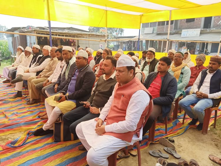 विधायक पुत्र के ईसाल-ए-सवाब के लिए करायी गयी कुरआन ख्वानी