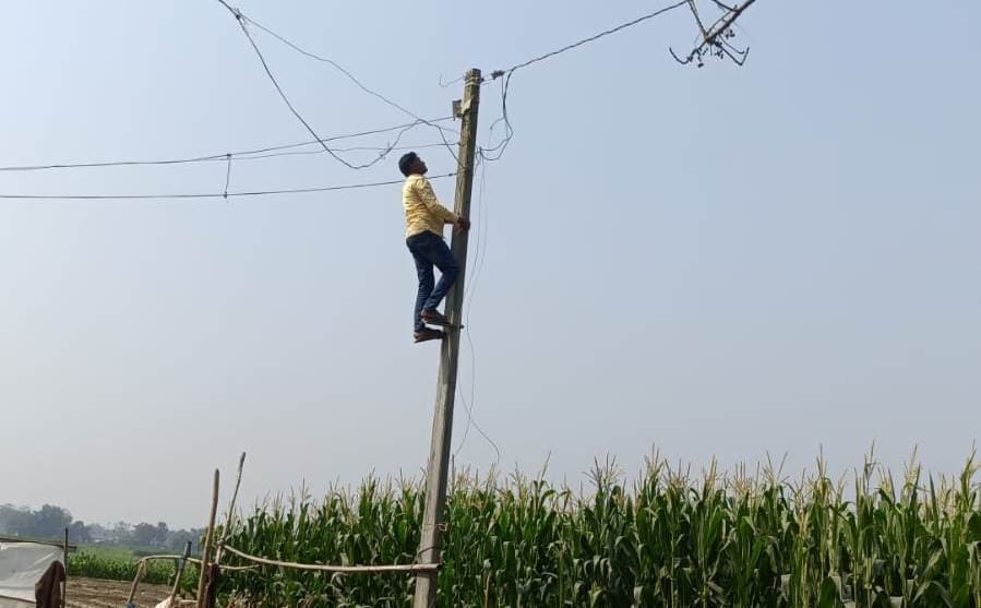 बकायेदारों के बिजली कनेक्शन काट रहा विद्युत विभाग