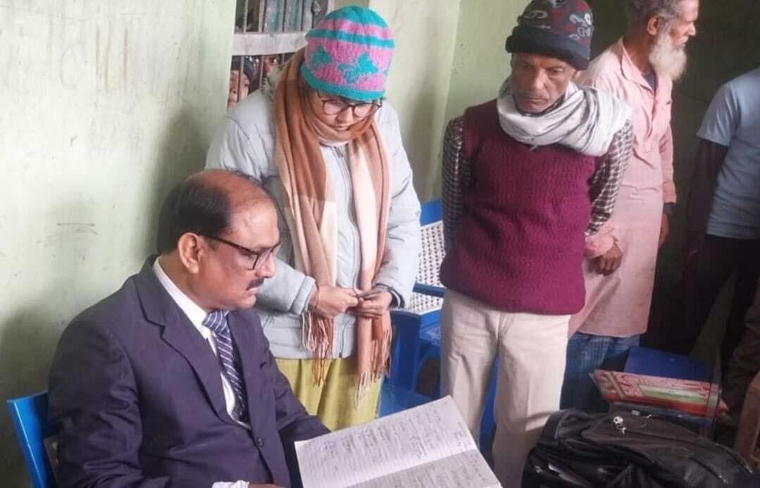 बीडीओ ने लिया पीएम आवास सर्वेक्षण कार्य का जायजा