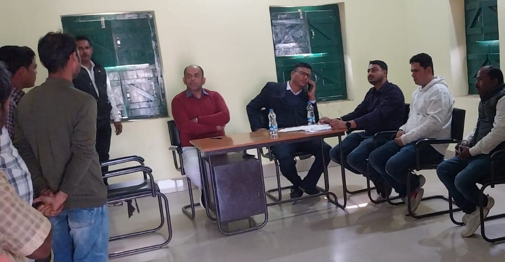 आवास सूची को ले अवैध वसूली की शिकायत की हुई जांच