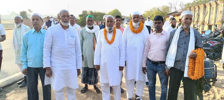 उमराह हज यात्रा के लिए मोहडार के चार यात्री मक्का-मदीना रवाना