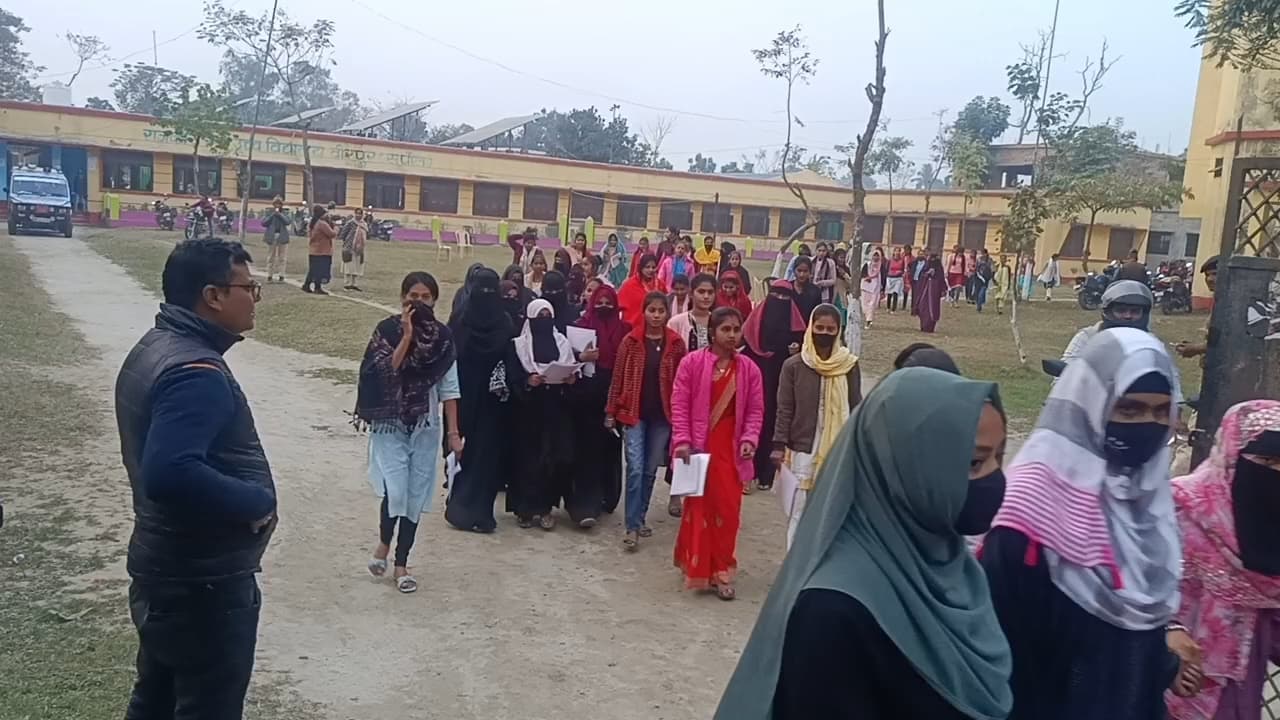 इंटरमीडिएट परीक्षा में 29 परीक्षा अनुपस्थित