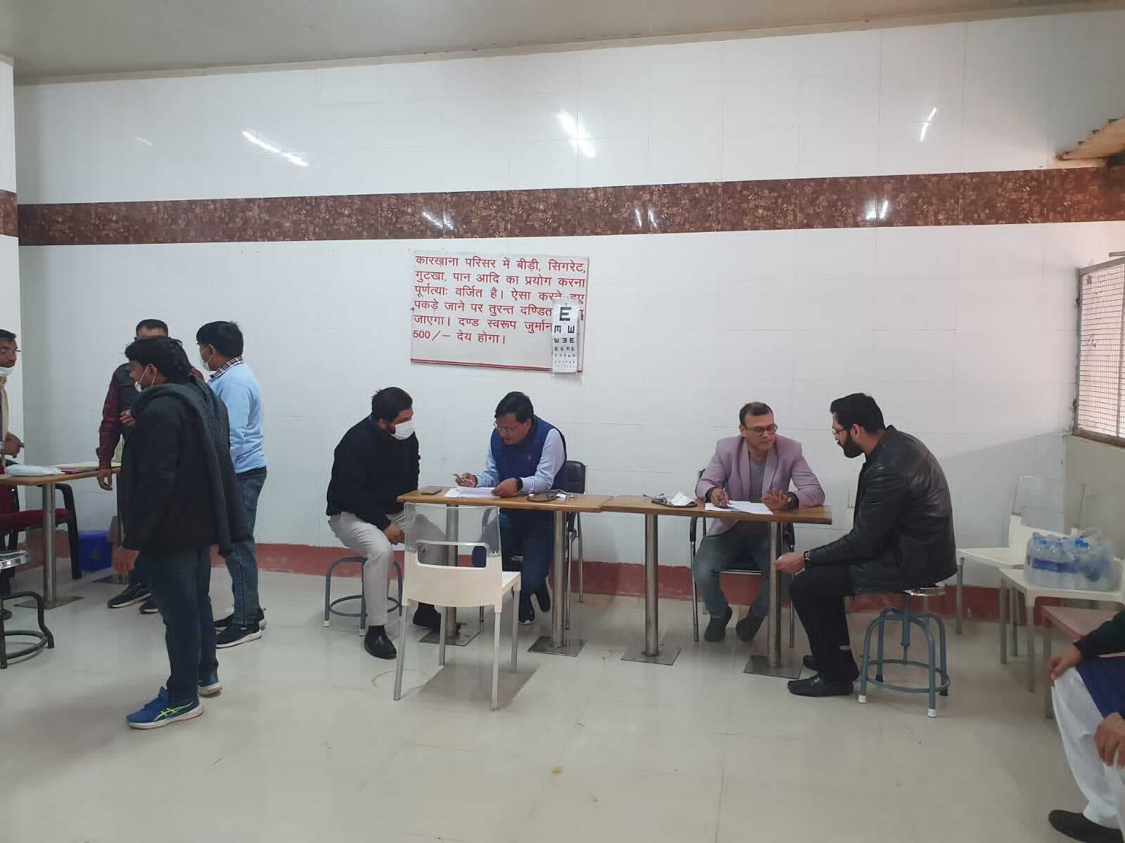 निशुल्क चिकित्सा शिविर में पांच से अधिक लोगों ने करायी जांच