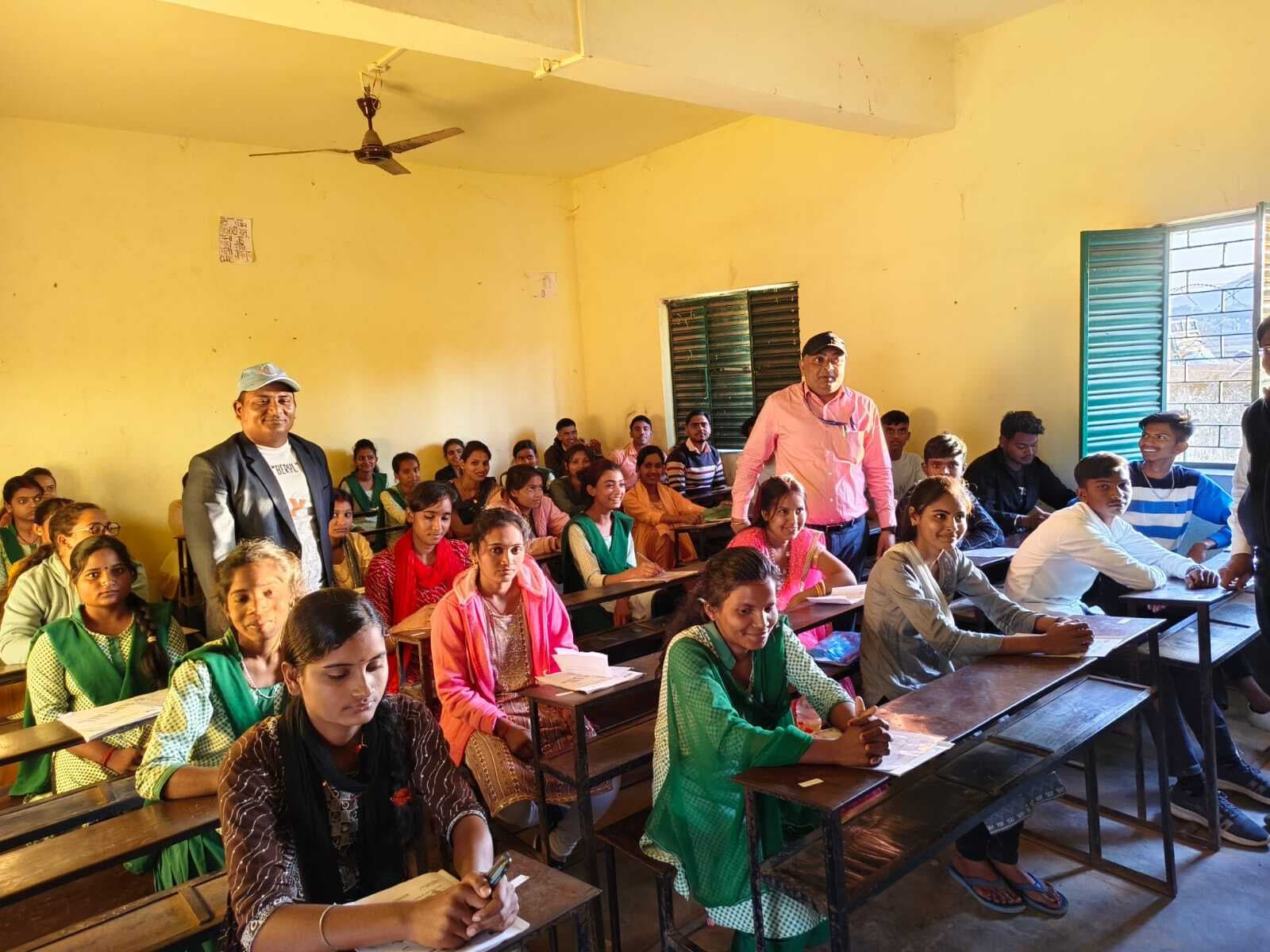 पहले दिन संताल परगना के 413 केंद्रों पर 20840 हजार परीक्षार्थी हुए शामिल, 159 रहे अनुपस्थित