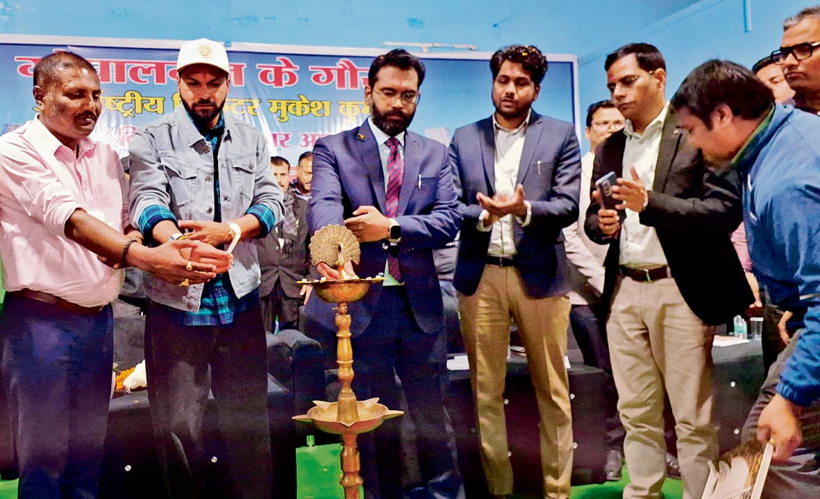 Gopalganj News  : बेहतर करियर के लिए पढ़ाई के साथ खेल और अन्य एक्टिविटी भी जरूरी : मुकेश कुमार