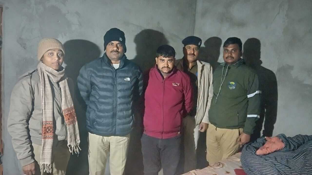 10 हजार का इनामी शराब तस्कर रघुनाथपुर से गिरफ्तार