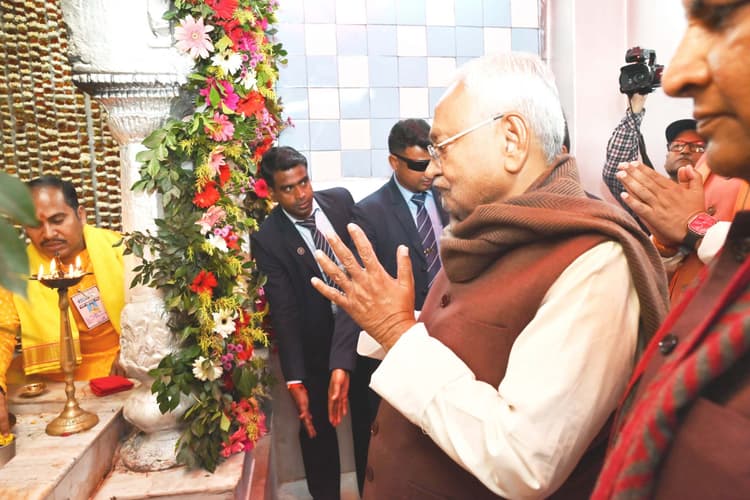 Aurangabad News : भगवान सूर्य के दरबार में सीएम