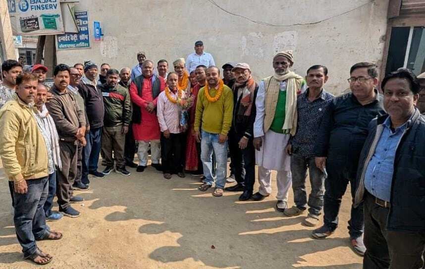 Madhubani News : अनुमंडल कृषि पदाधिकारी बनने पर किया सम्मानित