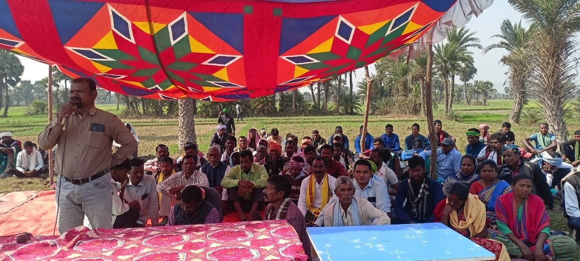 पहाड़पुर मौजा में 24 घंटे के अंदर इसीएल को काम बंद करने की दी चेतावनी