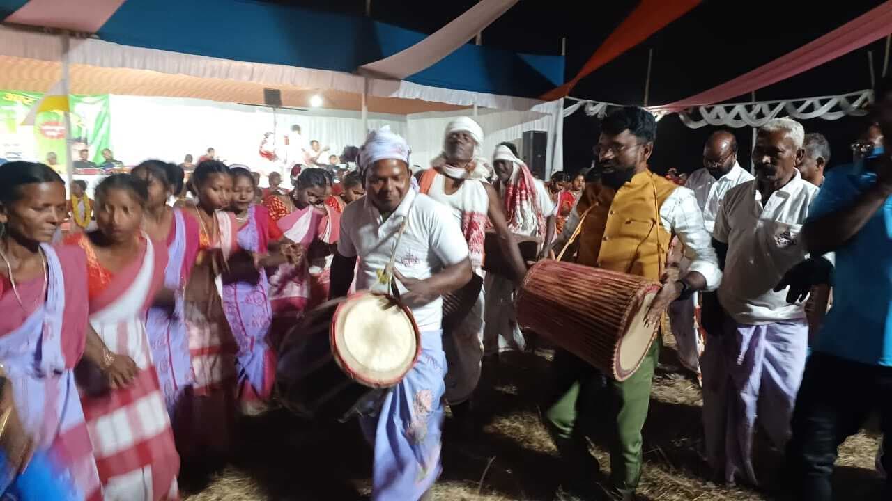 East Singhbhum News : समाज के लोग शिक्षा, कला व संस्कृति को बचाने पर ध्यान दें : विधायक