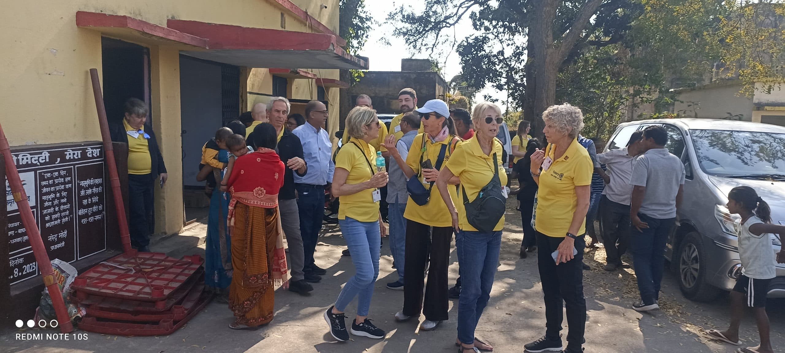 Dhanbad News:अमेरिका से आयी टीम ने महिलाओं को स्वास्थ्य के प्रति किया जागरूक