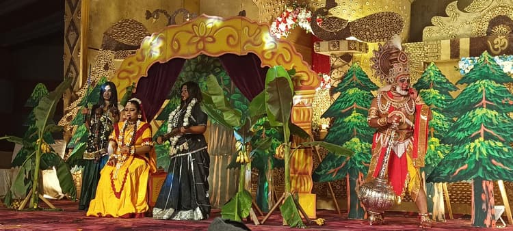 Dhanbad News: श्रीराम लिखी अंगूठी दिखाने पर सीता ने हनुमान को प्रभु का दूत माना