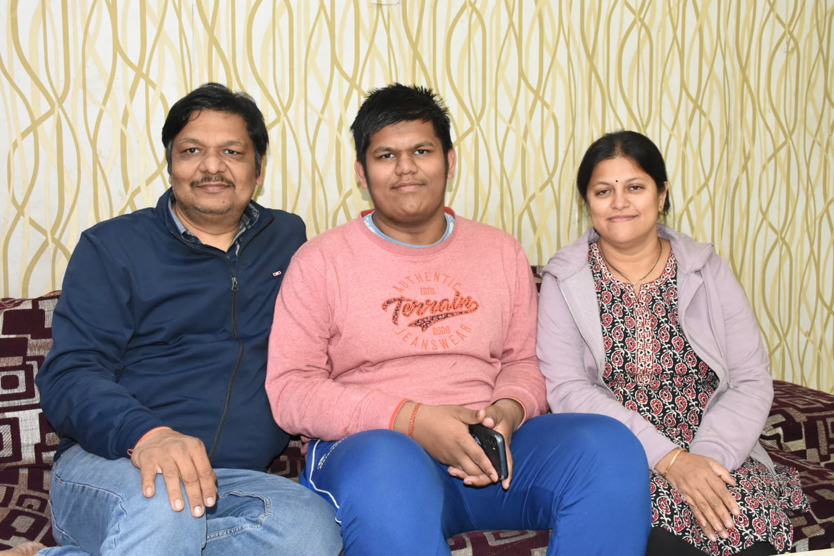 Dhanbad News : धनबाद के अभिमन्यु टिबरेवाल को जेइइ मेंस परीक्षा में राज्य में पहला और पूरे देश में 22वां स्थान