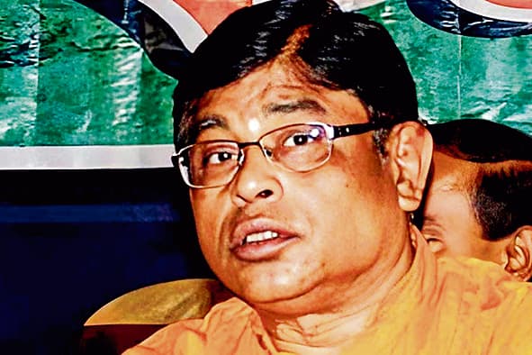 माणिक ने स्पीकर से मांगा बकाया वेतन