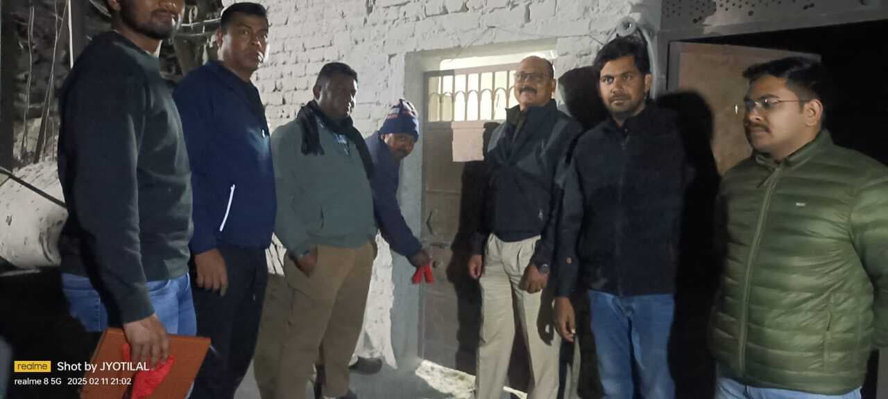 खनन टास्क फोर्स ने न्यू मुस्कान स्टोन वर्क्स में मारा छापा, क्रशर किया सील