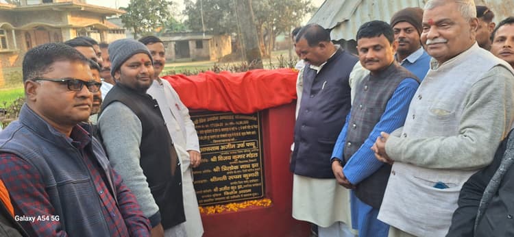 विधायक ने पांच सड़कों का किया शिलान्यास