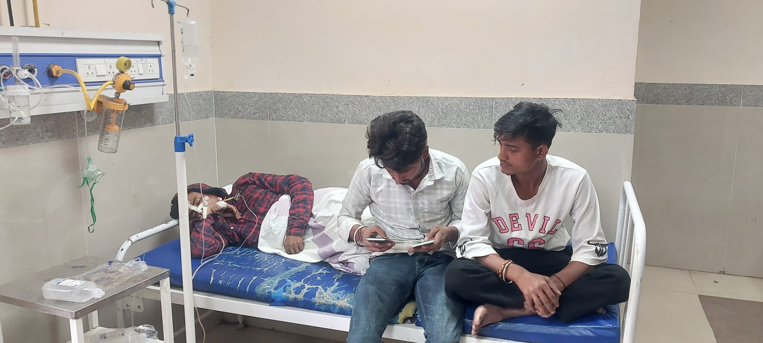 पत्नी से विवाद में पति ने कीटनाशक पीकर जान देने की कोशिश की