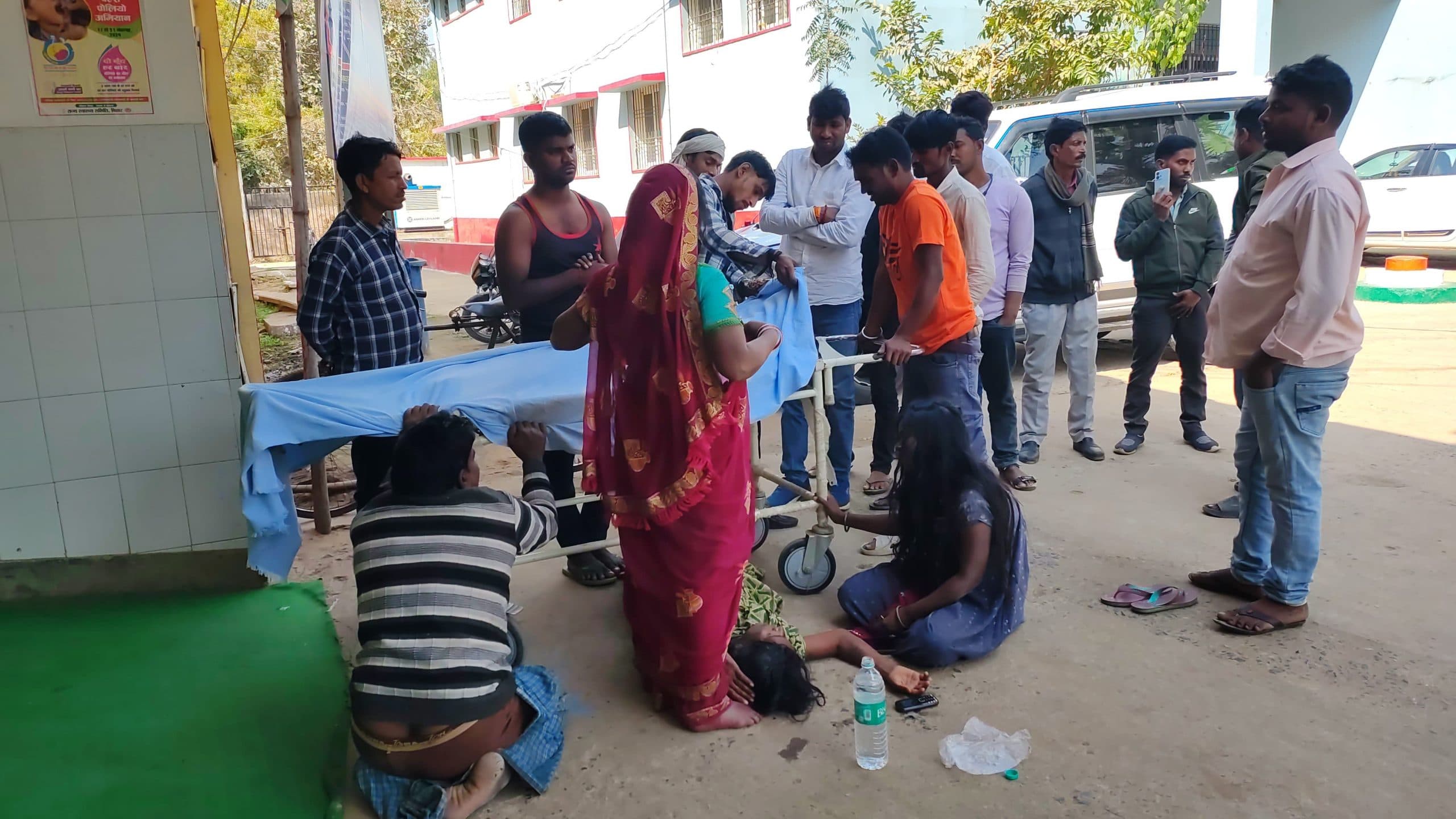 वाहन के धक्के से बाइक सवार युवक की मौत, परिजनों में कोहराम