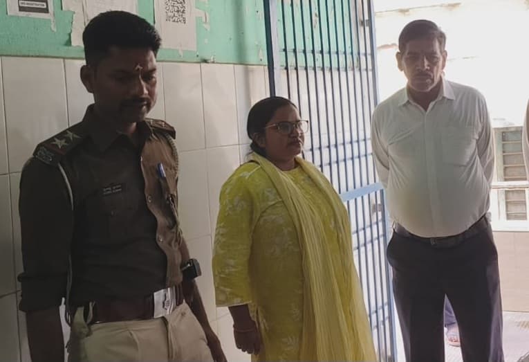 गंगा स्नान के दौरान डूबते छोटे भाई को बचाने में बड़े भाई की गयी जान