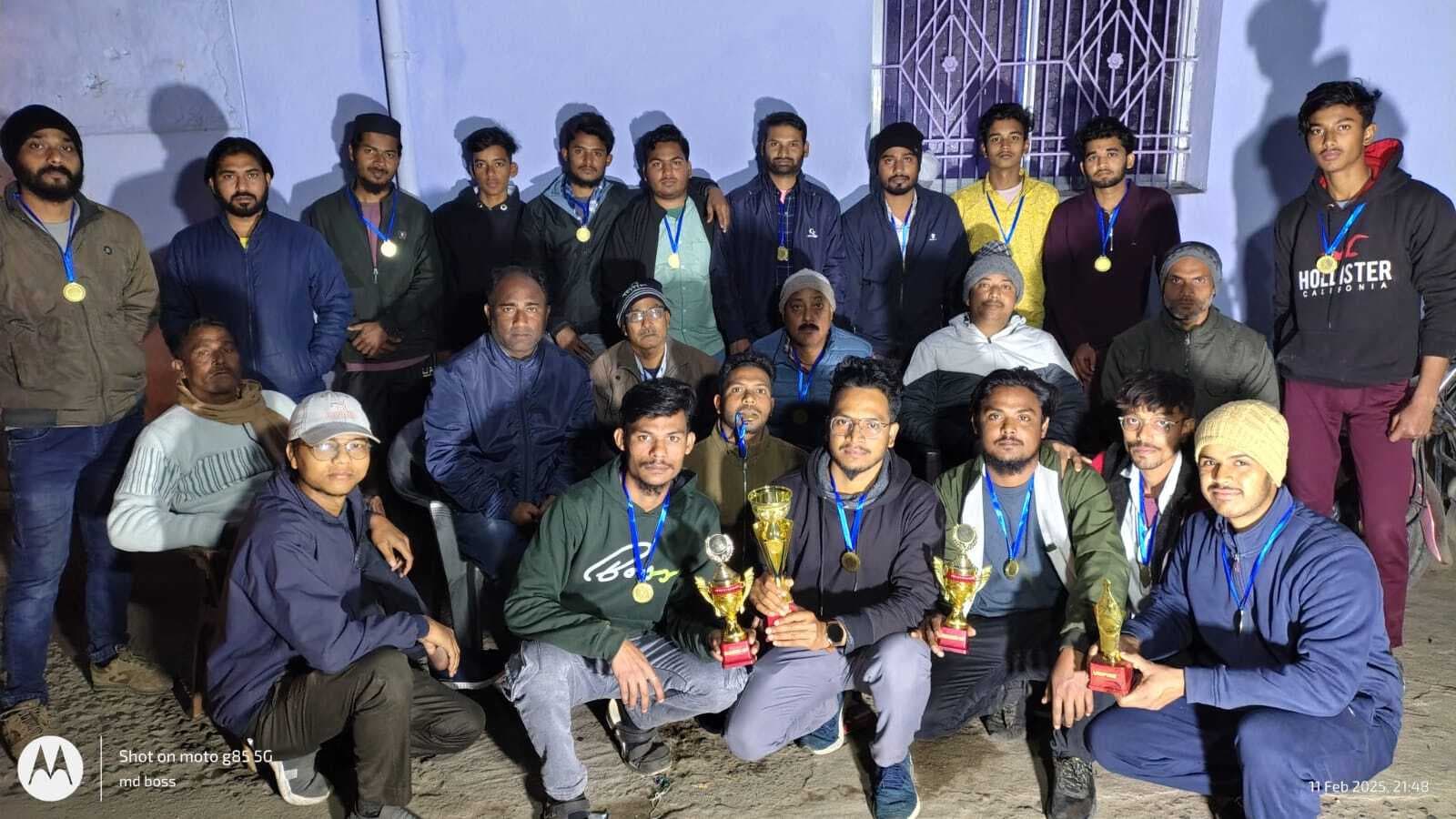 कैरम टूर्नामेंट का हुआ आयोजन, फैजान व कैफ अंसारी की टीम ने मारी बाजी