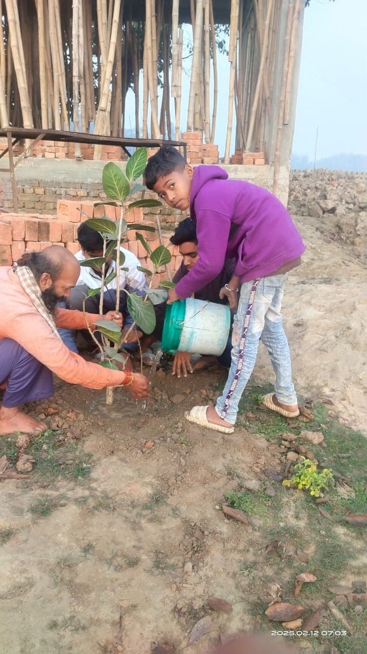 संत रविदास दास जयंती पर किया  पौधरोपण