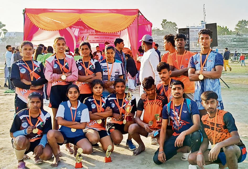 Gopalganj News  : कबड्डी के दोनों वर्गों में भोरे बना विजेता, बैडमिंटन में आदिल व फहमीदा अव्वल