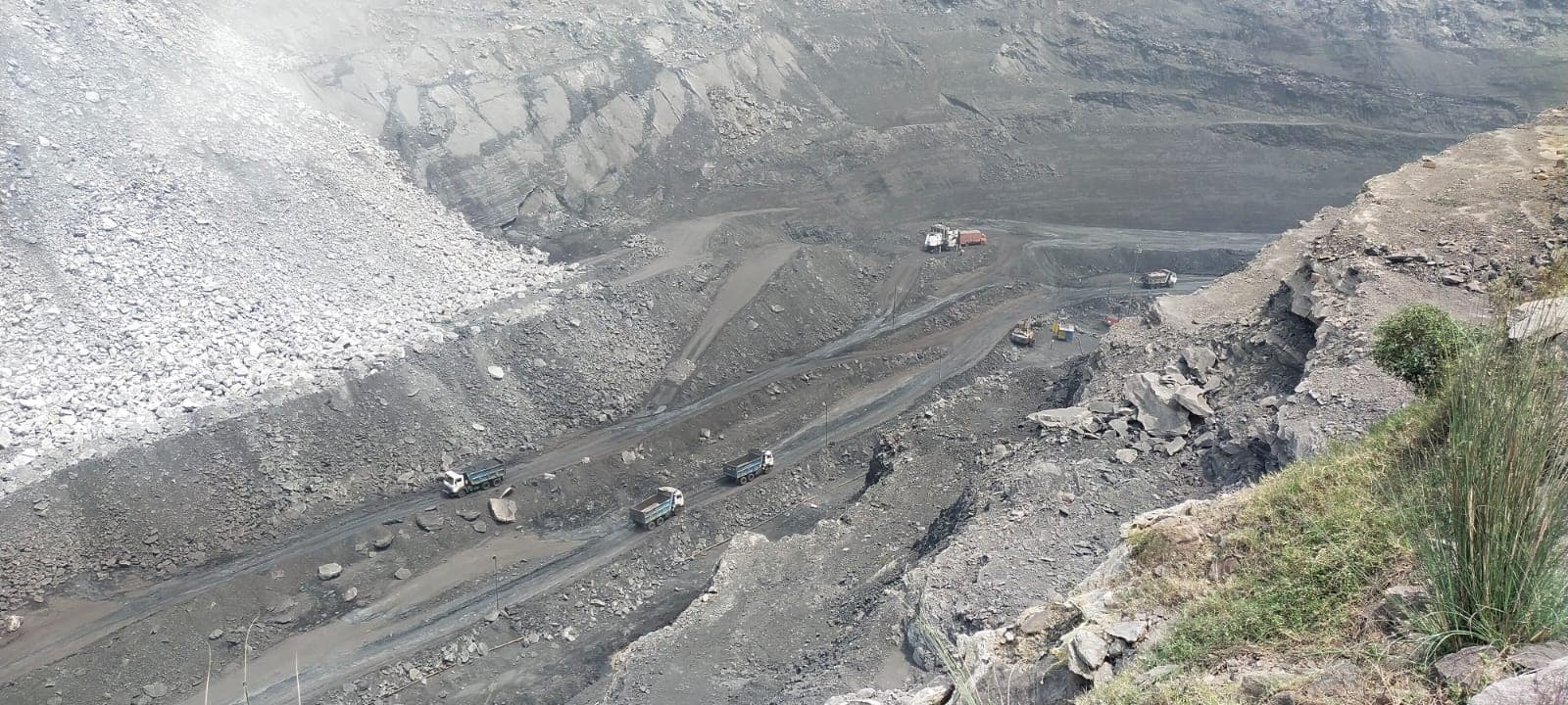 Bokaro News: आउटसोर्स के दौर में बदहाल हुई बेरमो की कई नामी-गिरामी पुरानी ट्रांसपोर्टिंग कंपनियां