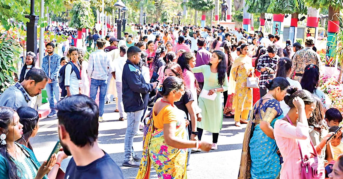 ranchi news : अंतिम दिन 54 हजार लोगों ने किया झारखंड राजभवन का भ्रमण