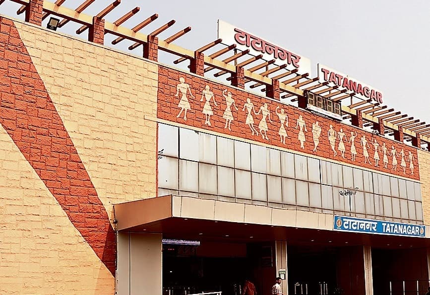 Jamshedpur News : टाटानगर रेलवे स्टेशन के रीडेवलपमेंट के कारण हटेंगे कई निर्माण, प्लान तैयार