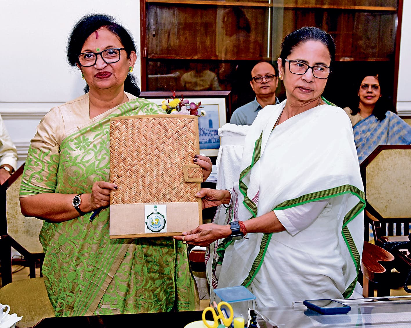 राज्यकर्मियों को और 4 % डीए का तोहफा