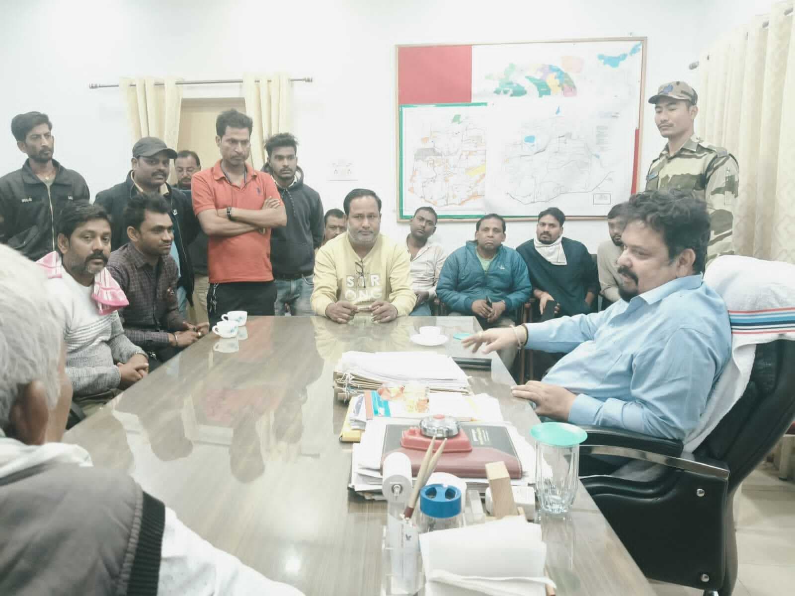 Dhanbad News: कुजामा में करंट से कोलकर्मी की मौत, बेटे को मिला नियोजन