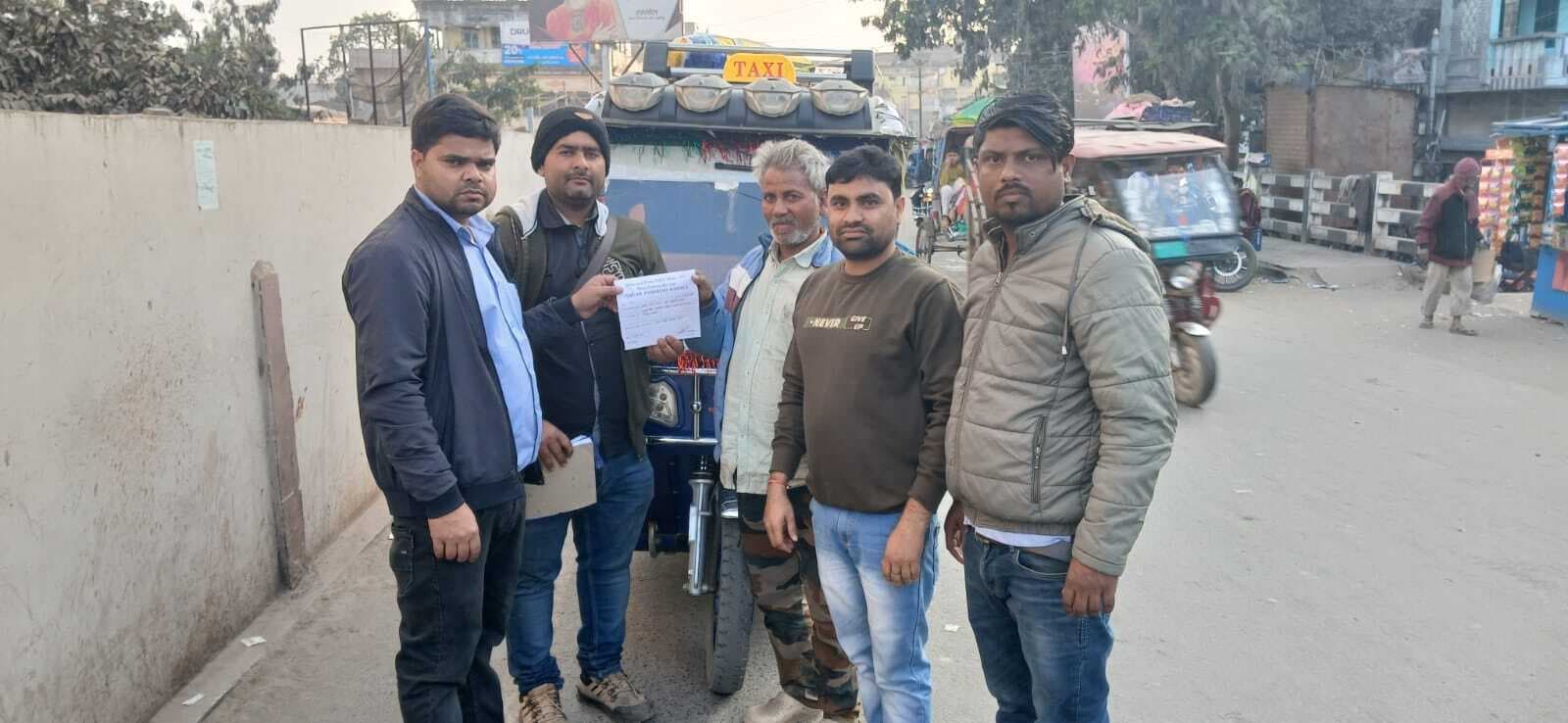 11 नेपाली ऑटो से वसूला गया चार हजार का जुर्माना