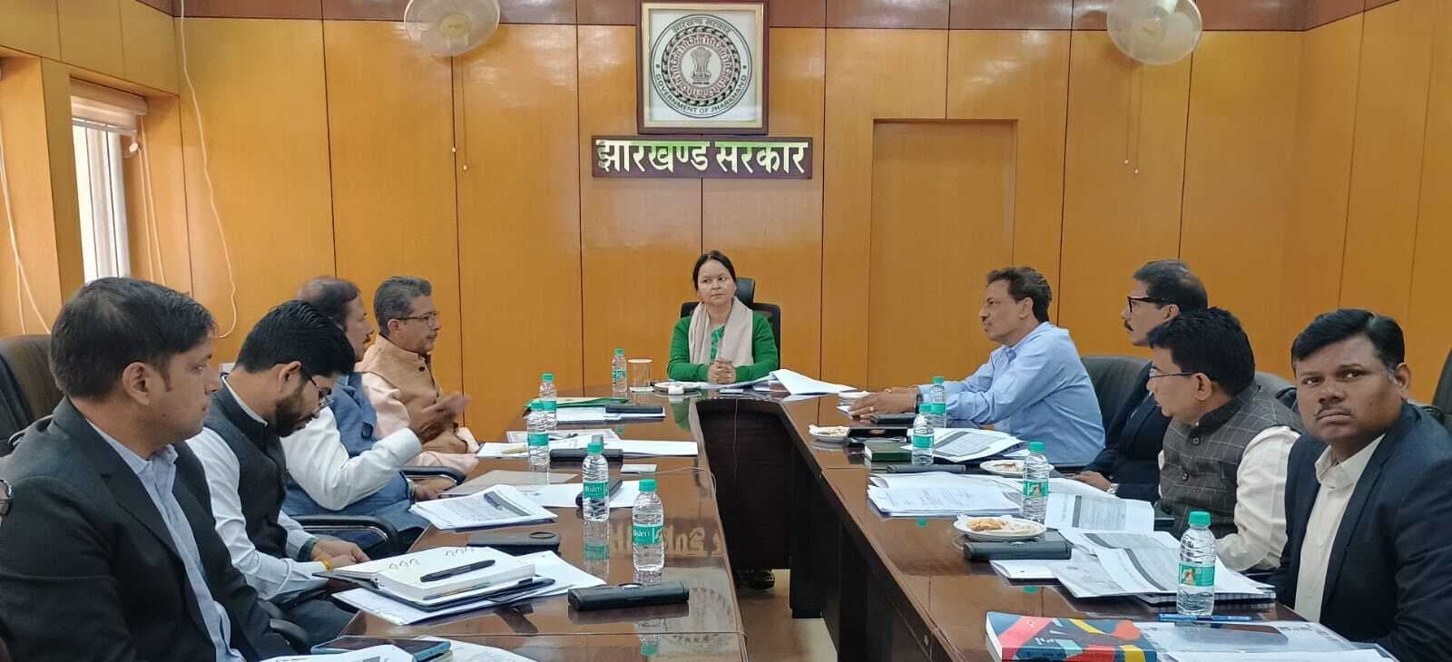 CS News : समय से योजनाएं पूरी हो, तभी नाबार्ड के ऋण का लाभ : मुख्य सचिव