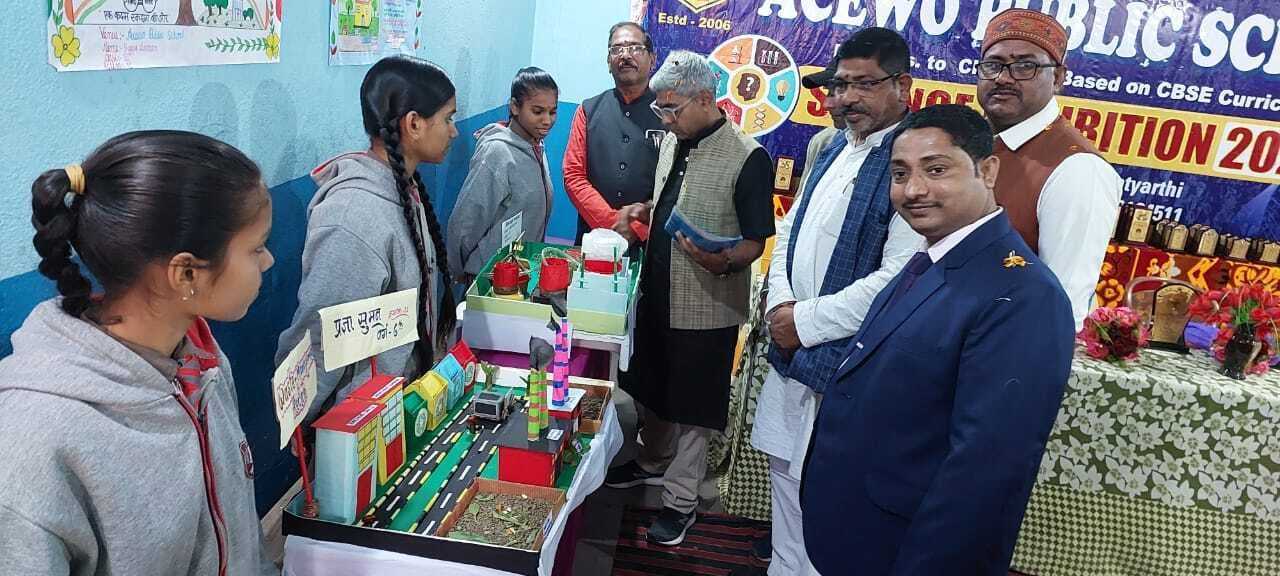 विज्ञान मेला में बच्चों ने प्रस्तुत किये अनेक मॉडल